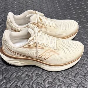 Saucony Women's Cream and Gold Sneakers